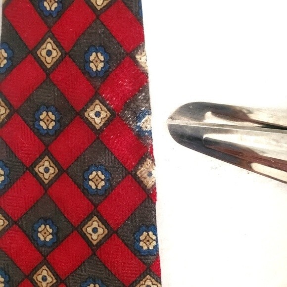Pierre Balmain Couture Vintage Red 100% Silk Geometric Floral Tie - Picture 10 of 10